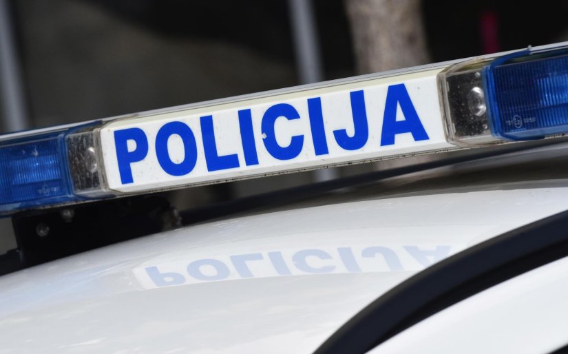 DVIJE NESREĆE U Vidovcu vozač udario pje&scaron;aka na zebri, a u Novom Marofu udario auto ispred sebe
