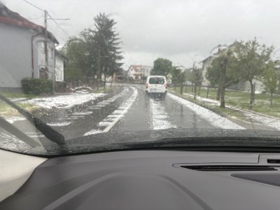 FOTO Stiglo nevrijeme, ali i tuča u pojedine krajeve na&scaron;e županije