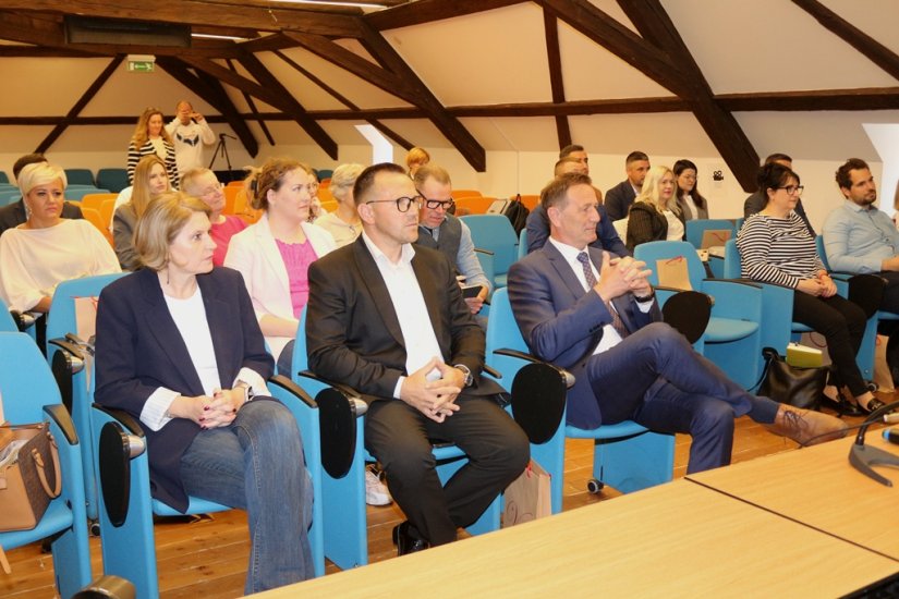 Može li se i kako upravljati trži&scaron;tem rada