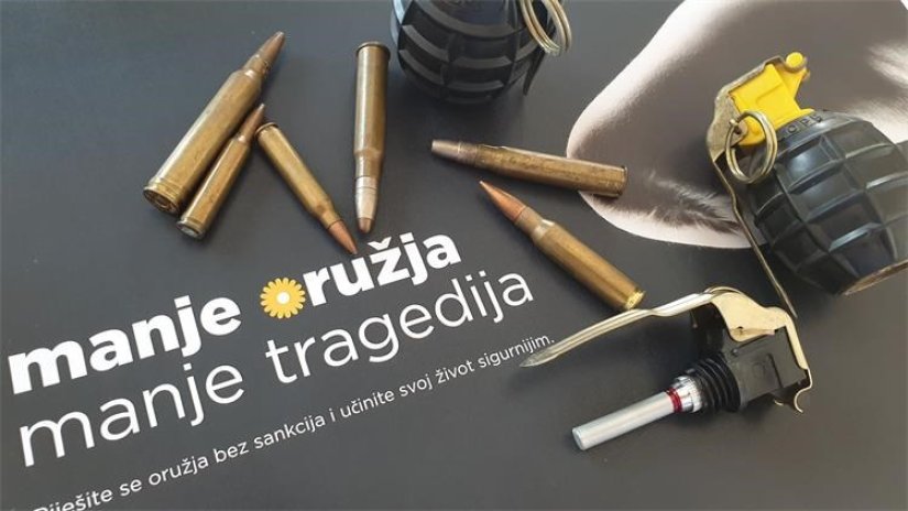 Građanin dragovoljno predao dvije bombe i streljivo