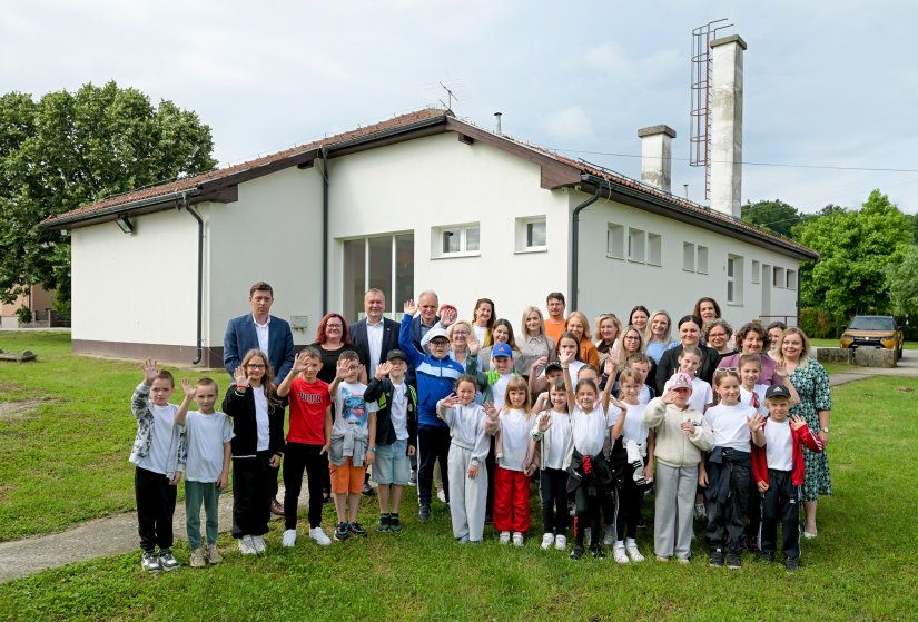 FOTO Jo&scaron; jedna obrazovna investicija: Dvoranu dobivaju i učenici Područne &scaron;kole Ladanje Gornje