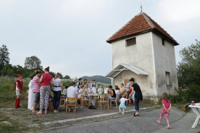 Vilinsko igri&scaron;če kod zvonika svetog Ivana Krstitelja u Kamenoj Gorici