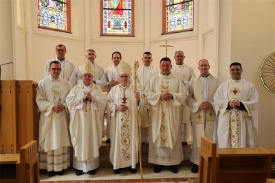 Proslava 15. obljetnice ređenja svećenika Varaždinske biskupije mons. Daria Pavi&scaron;e i preč. Ivice Cujzeka
