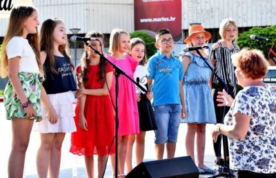 Dođite na koncert zbora Mali slavuji na Kazali&scaron;nom trgu