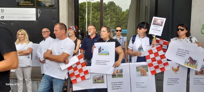 Veterinari treći put prosvjedovali zbog natječaja o dodjeli javnih ovlasti