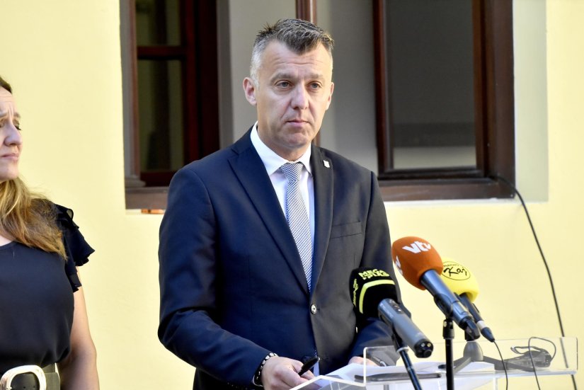 Lukačić: "Na&scaron;i vijećnici mogu postaviti pitanje i izvan sjednice"