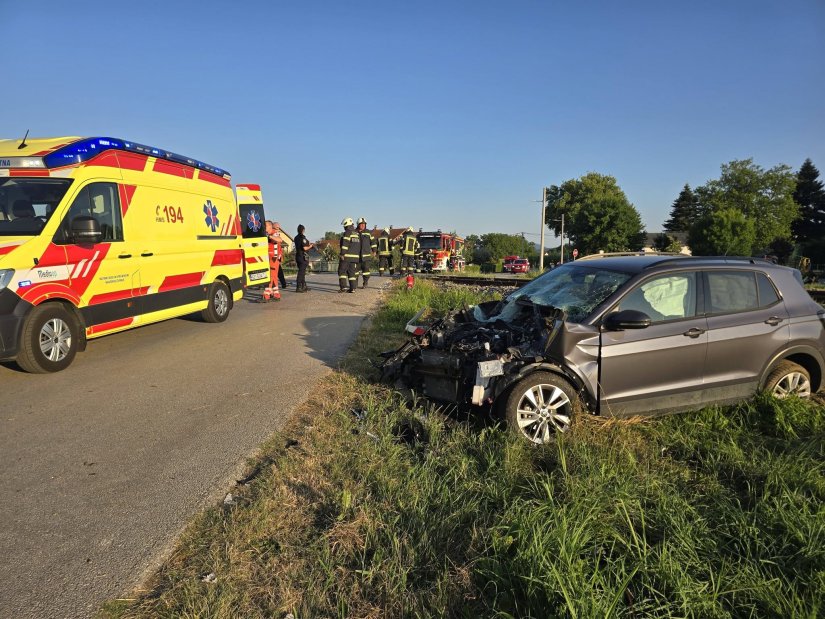 Nalet vlaka na vozilo kod željezničkog prijelaza u Donjem Kućanu, ozlijeđena 28-godi&scaron;njakinja
