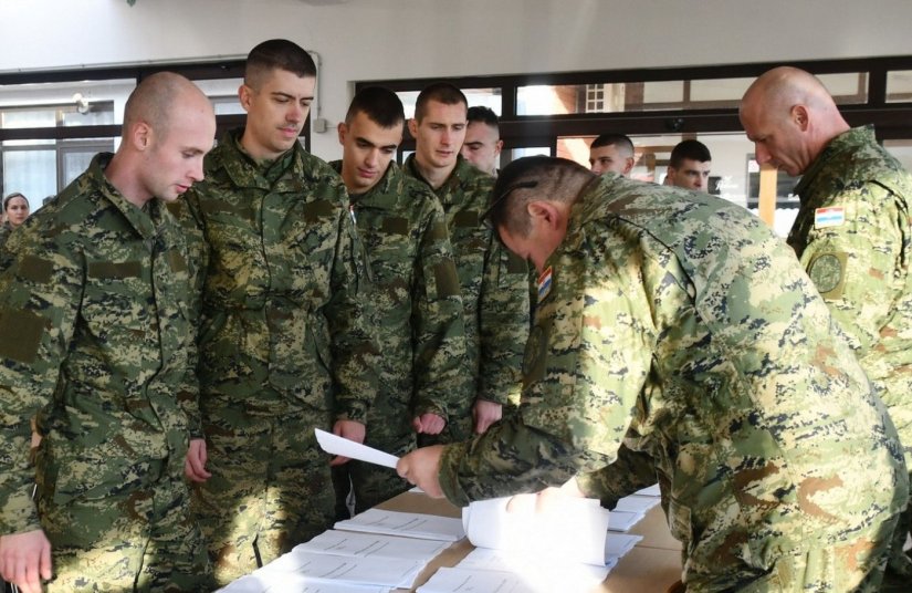 Ministarstvo obrane RH traži mornare i vojnike, njih 300