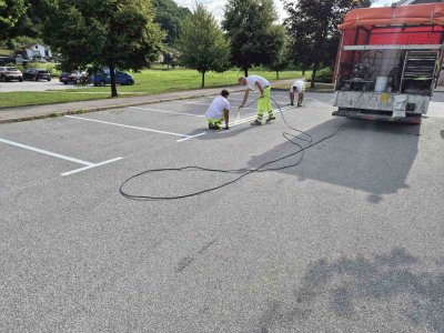 LEPOGLAVA Na gradskim povr&scaron;inama iscrtana horizontalna prometna signalizacija