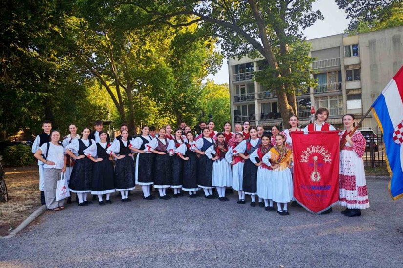 KUD Marof na međunarodnom festivalu u Mađarskoj promovirao hrvatsku tradiciju