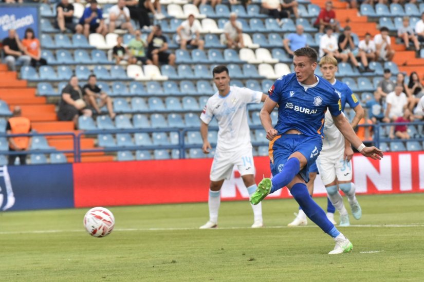 UŽIVO FOTO Golovima Ivana Mamuta u 20 i 31. minuti Varaždin protov Rijeke ima 2:0