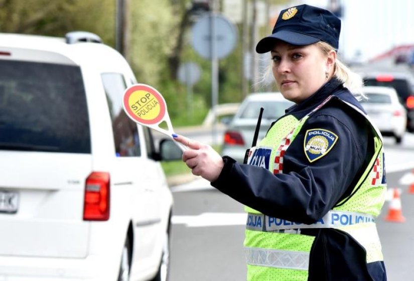 Ozlijeđena vozačica osobnog vozila