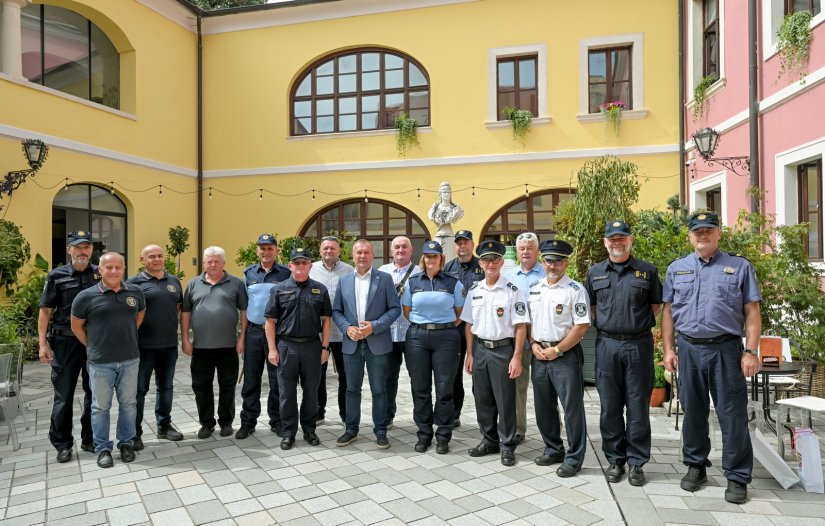 FOTO Župan Stričak primio strane policajce koji tijekom &Scaron;pancirfesta brinu o sigurnosti građana