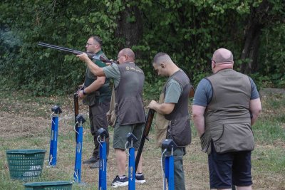 LOVAČKO DRU&Scaron;TVO JELEN 35 ekipa natjecalo se u gađanju letećih meta na streljani u Tiglinu