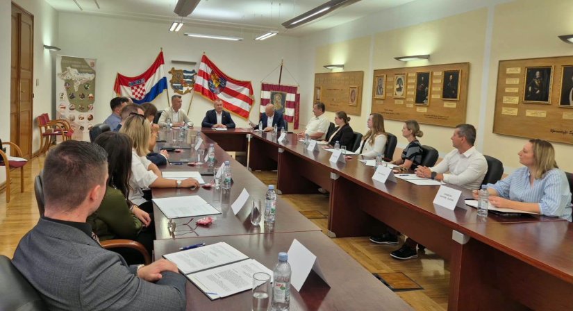Uručeni ugovori o dodjeli potpora polaznicima doktorskih studija