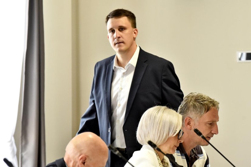 Pokorny (HDZ): "Kud plovi ovaj brod? Bosilj potopio vlastiti proračun!"