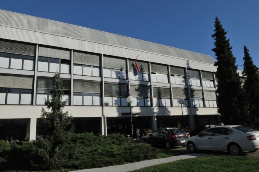 Optužen jer je osuđenom na rad za opće dobro krivo vodio evidenciju o dolascima i odlascima