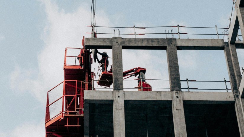 Na gradili&scaron;tu te&scaron;ko ozlijeđen 21-godi&scaron;nji radnik, pao s visine od tri metra