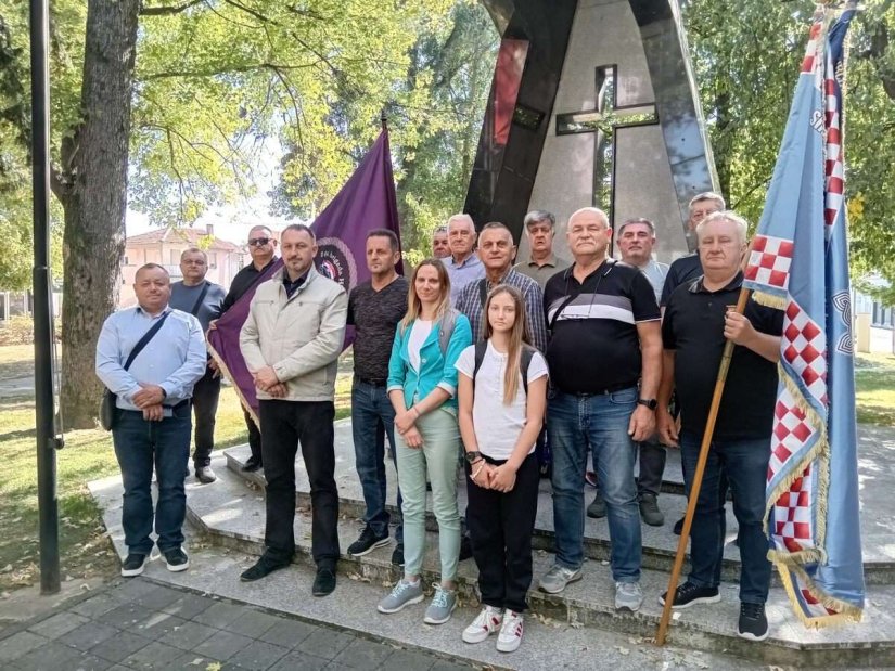 FOTO Obitelji poginulih dragovoljaca 104. brigade ponovno u Ora&scaron;ju i Vidovicama