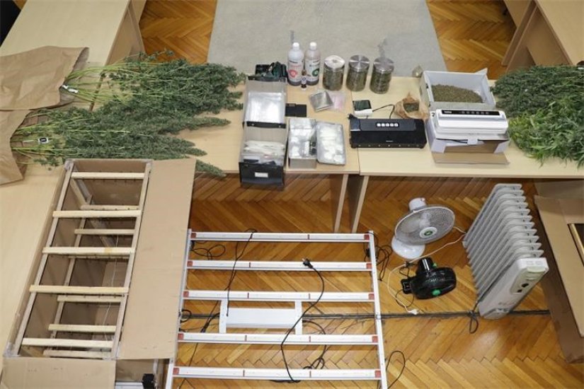 FOTO: U domu 48-godi&scaron;njaka prona&scaron;li konoplju, opremu za uzgoj i amfetamin