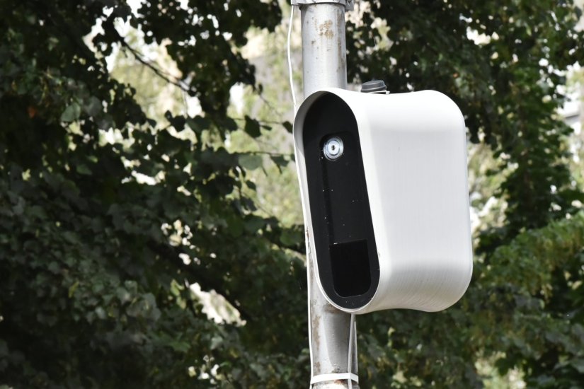 Zbog srednjeg prsta kameri za mjerenje brzine prijeti mu kazna od 3.420 eura