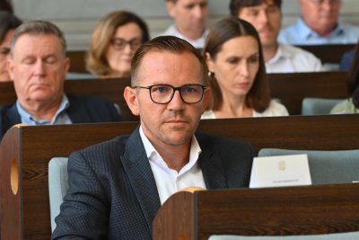 Bedeković: "Za službeni auto župana se ima, a stanovi za mlade, dom za starije i &scaron;kole čekaju"