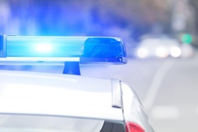 Bježao policiji, dvaput udario u službeni automobil i pobjegao pje&scaron;ice