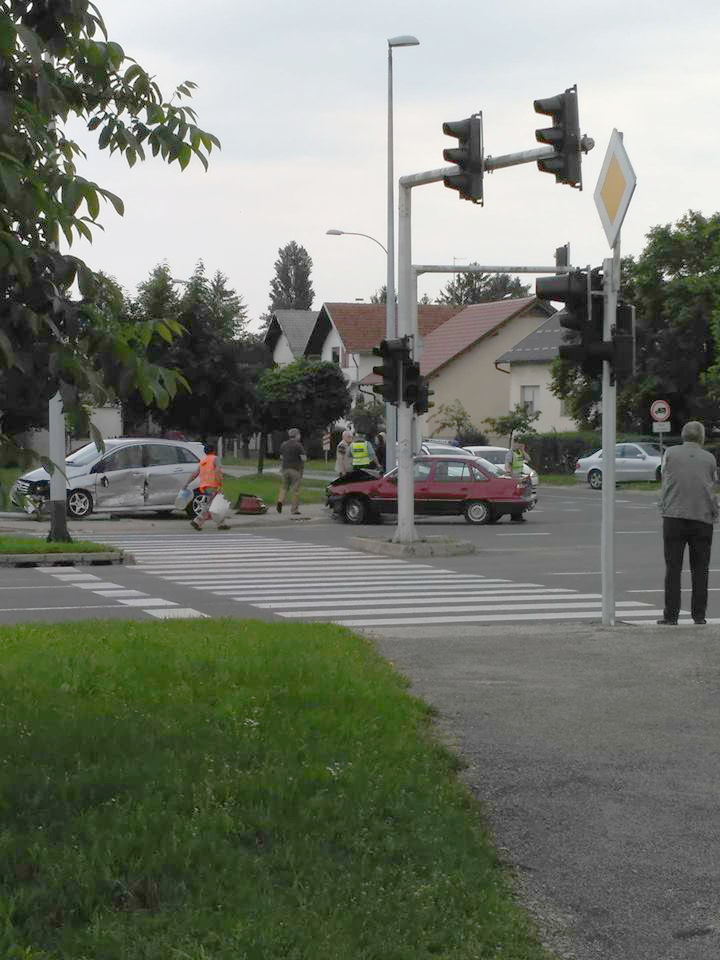 subotnje-jutro-u-ivancu-u-prometna-nesreca.jpg