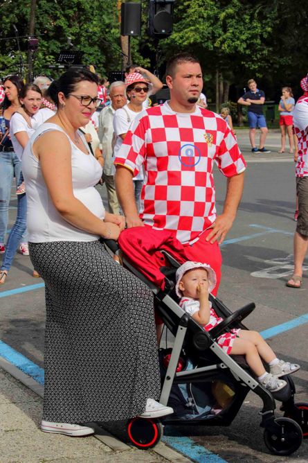 vatreni3-finale-150718.jpg