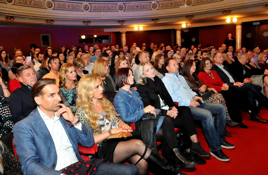 crvena_jabuka_koncert_rotary_varazdin_1.JPG