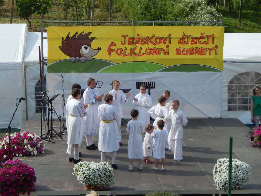 kud_jezek_beretinec_jezekovi_djecji_folklorni_susreti_07.JPG