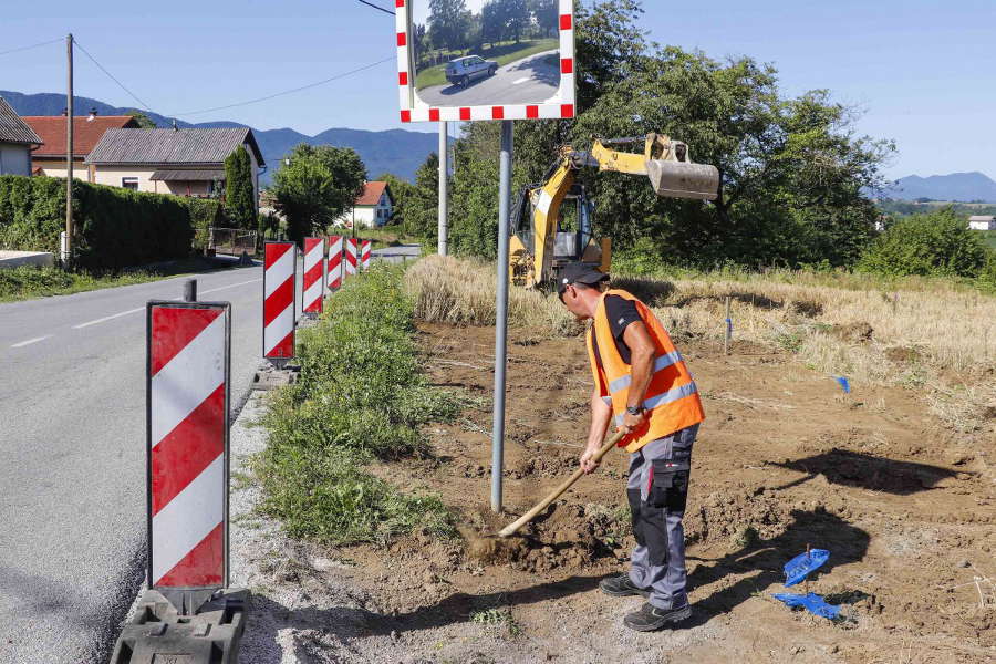 autobusno_stajaliste_ivanec_2.jpeg