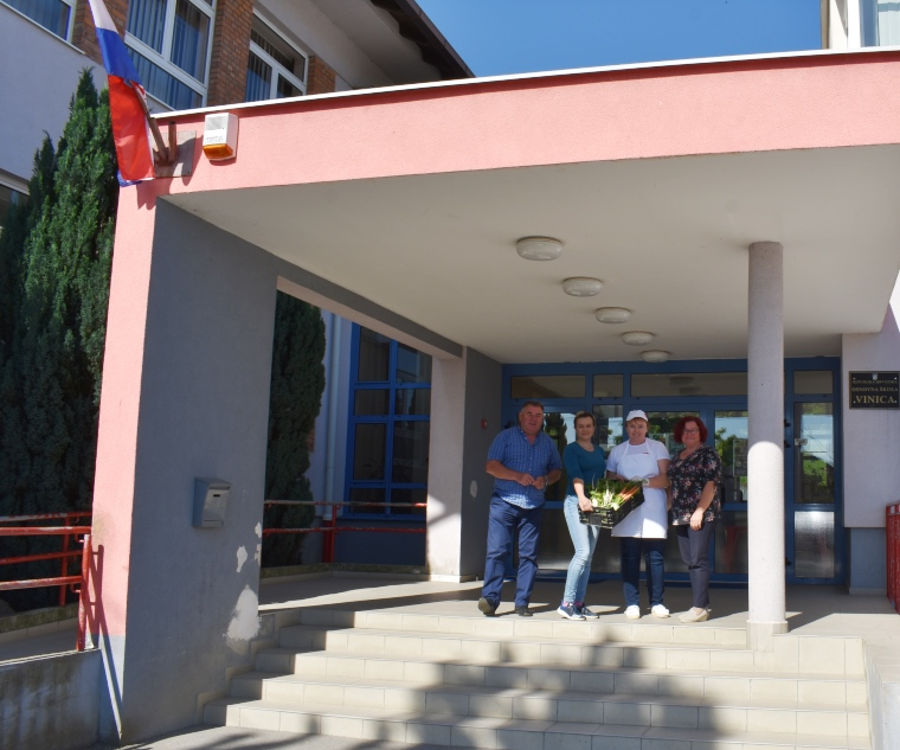 vinica_mini_trznica_04.JPG