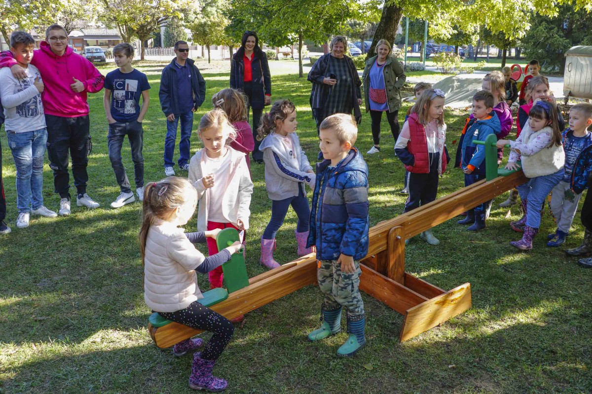 srednja_skola_ivanec_stolari_vrtic_klackalica_03112021_2.jpg