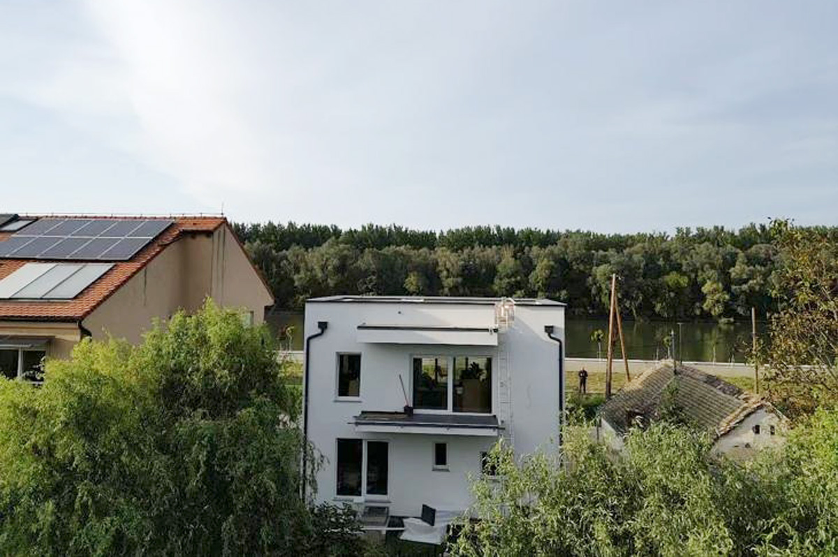 4_355062.jpg