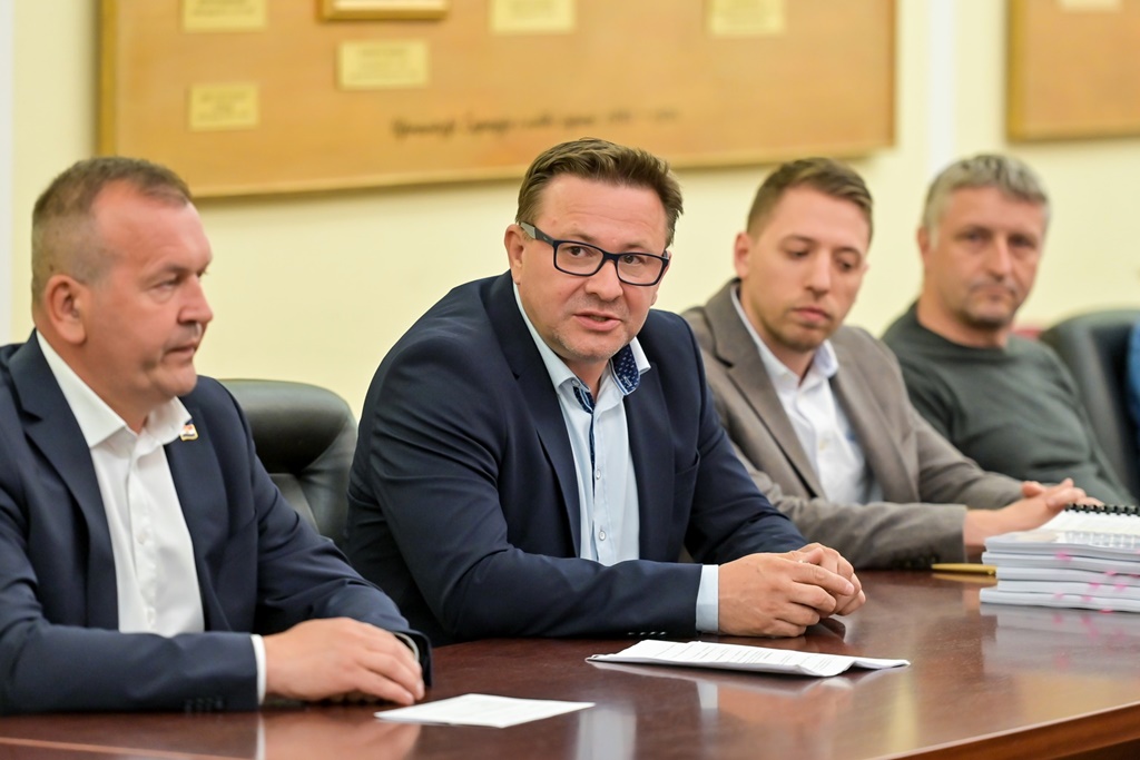 opca_bolnica_varazdin_-_novi_marof_-_obnova_-_ugovor_08052025_potpisivanje_ugovora_16.jpg