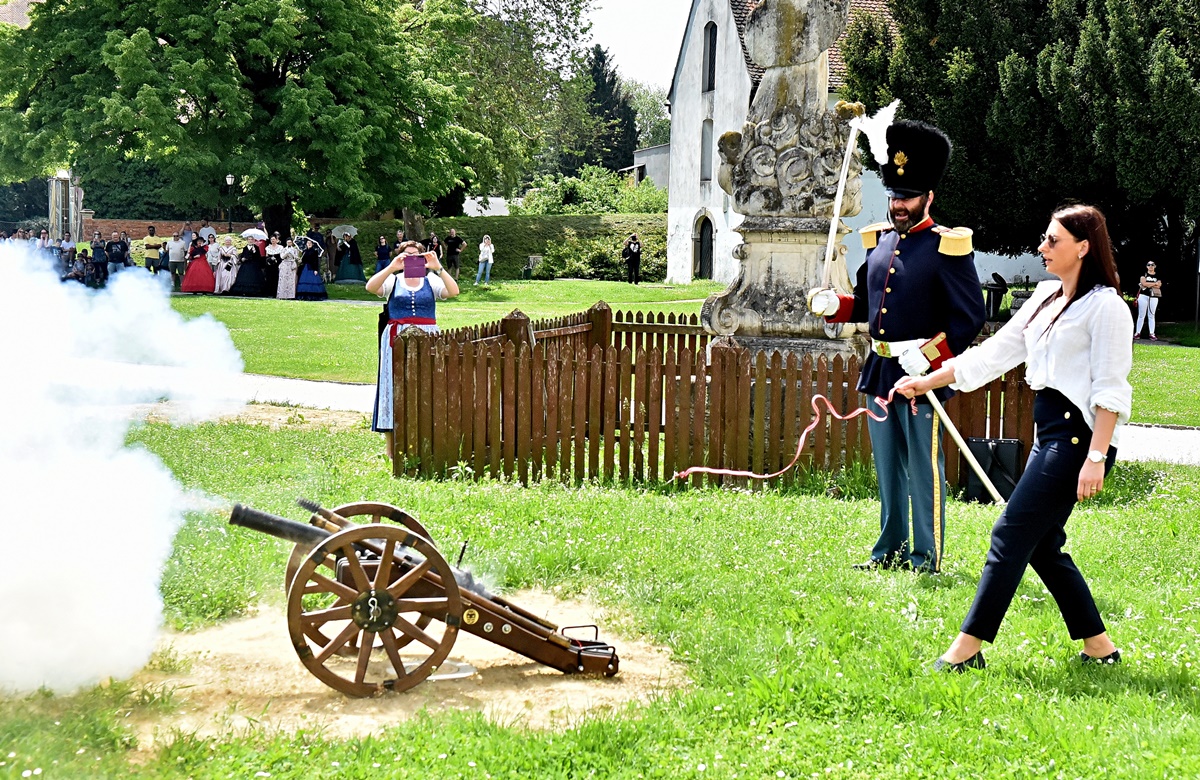 purgari_pucanj_iz_topa_varazdinske_mazoretkinje_03052025_3.JPG