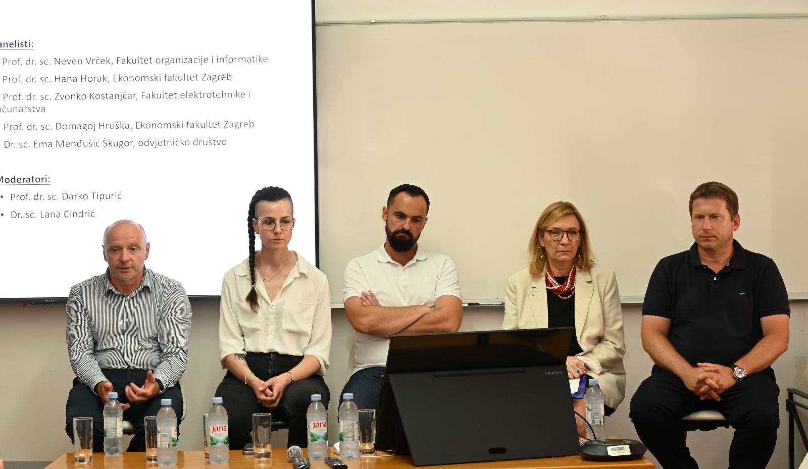 Panelisti.jpg