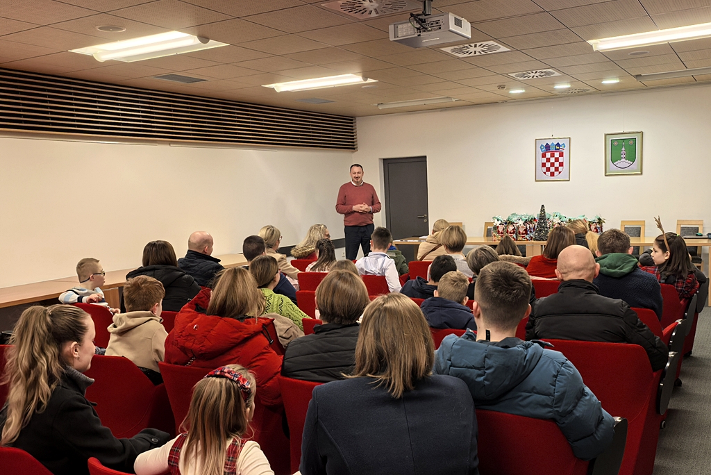 novi-marof-bozicnice-djeca-16122025_3.jpg