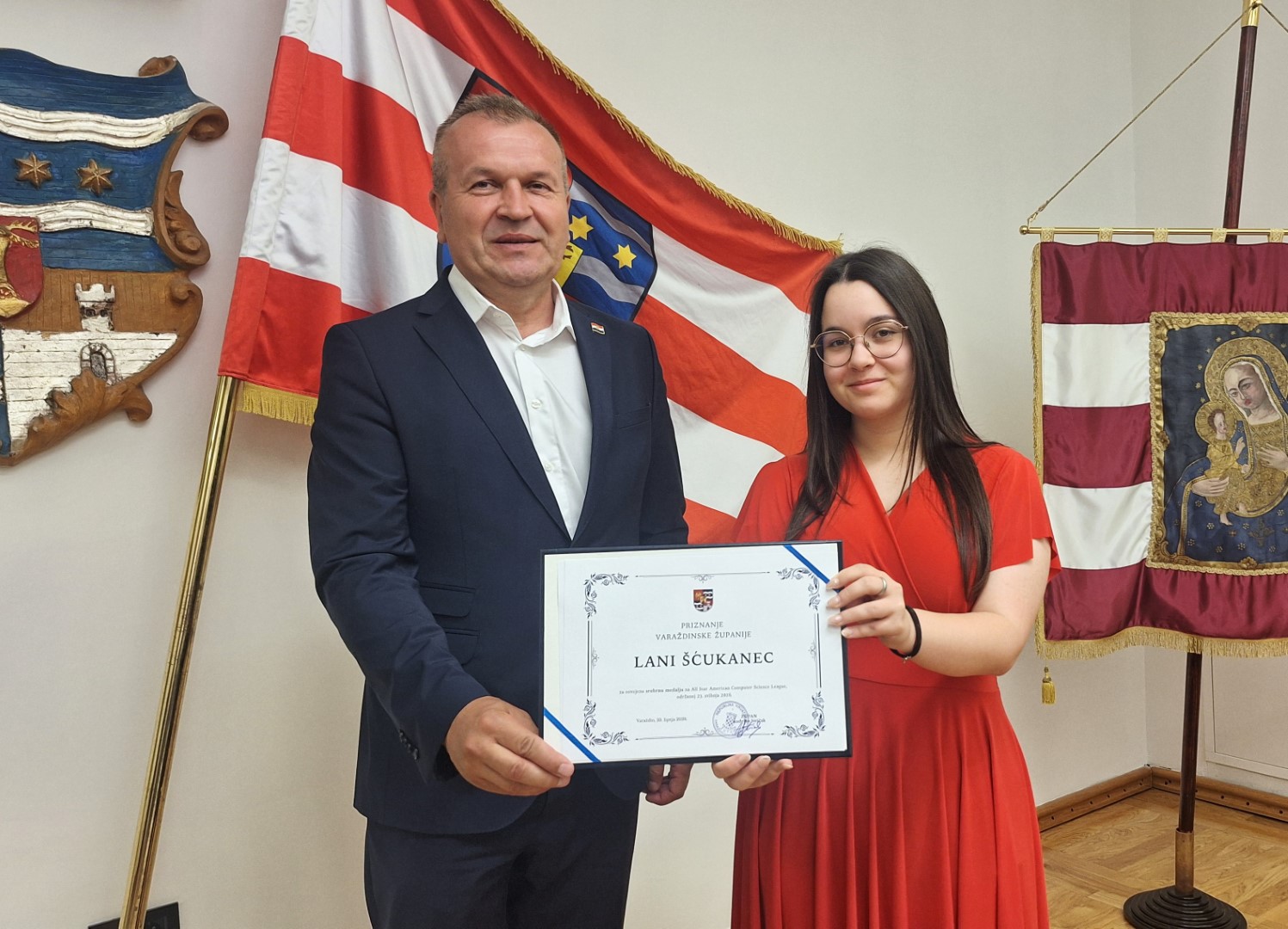prijem_informaticari_medalje_ozana_margotic_lana_scukanec_matej_kovacevic_lipanj_2026_4.jpg