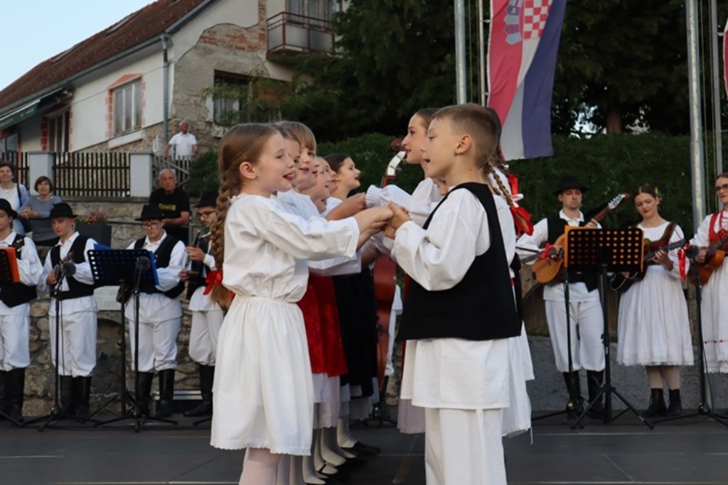 toplicka-folklorijada-18.jpg