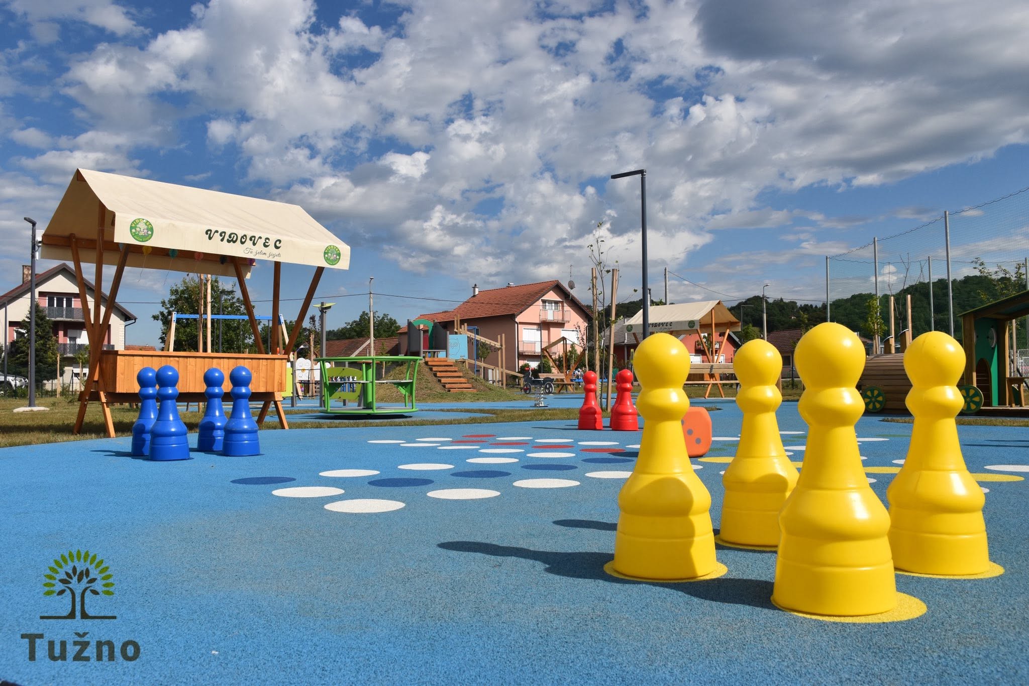 djecje_igraliste_tuzno_otvorenje_08072206_19.jpg