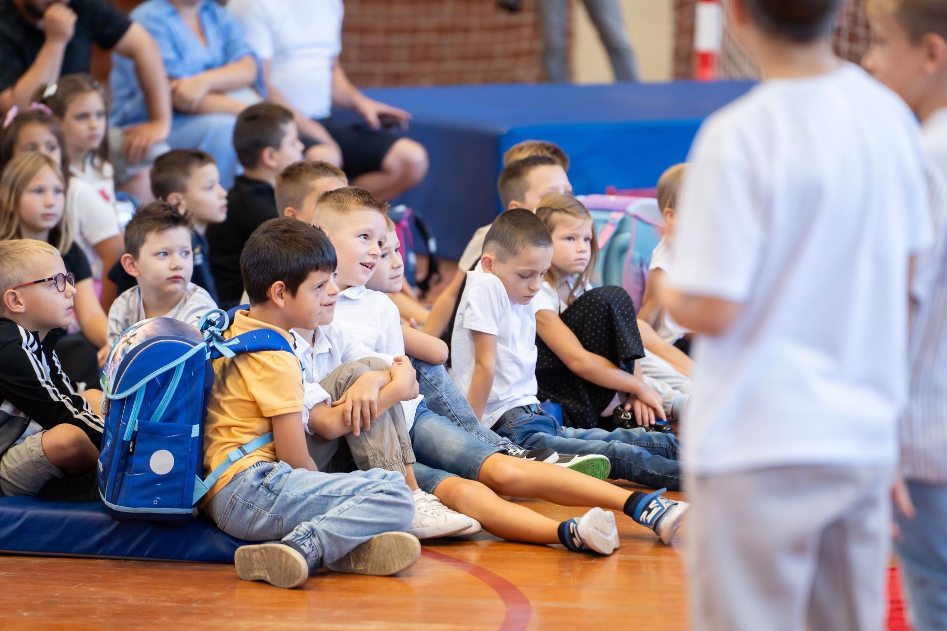 sracinec-prvi-dan-skole-13.jpg