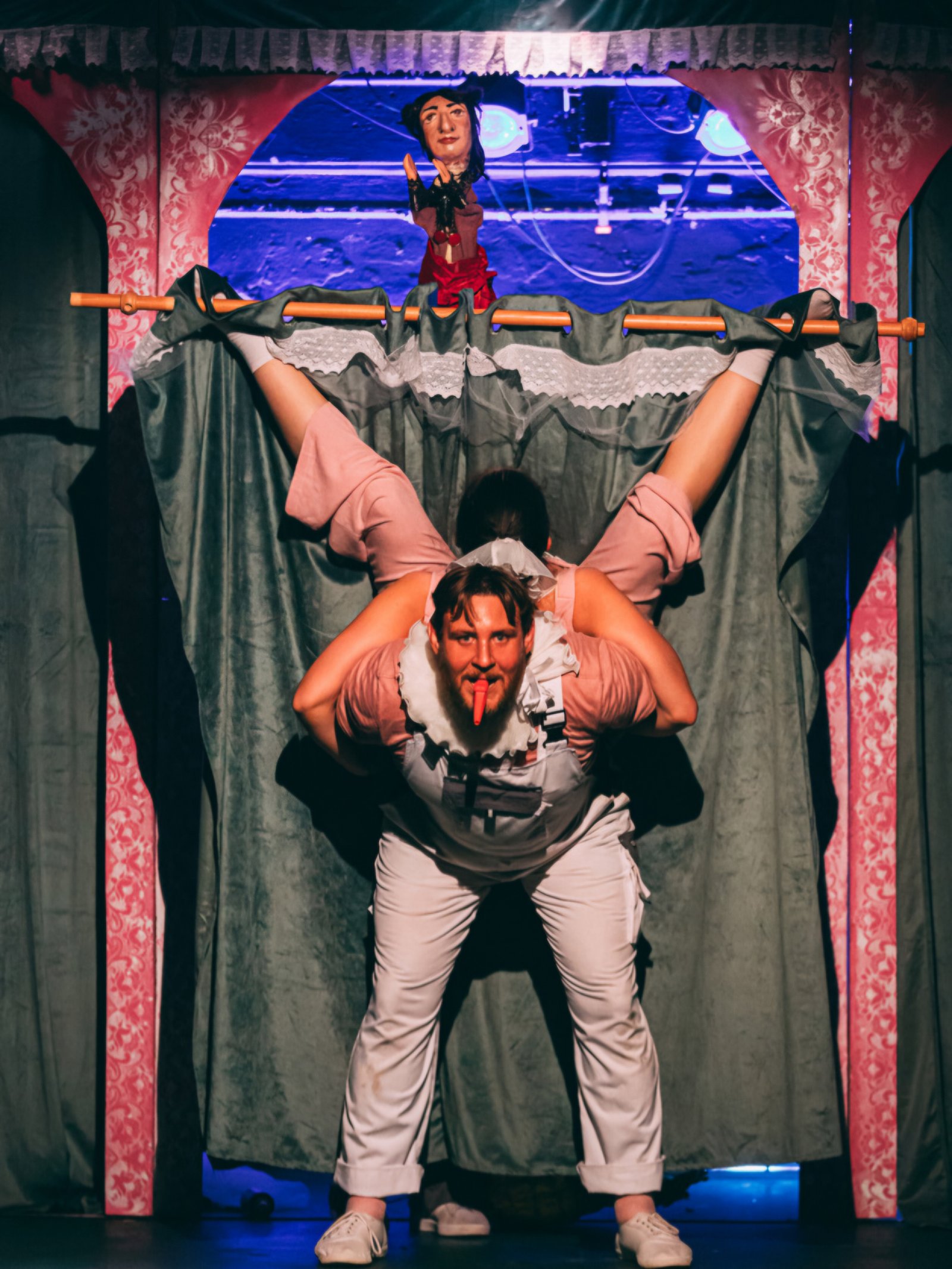 cirkus-doslovno-scena_gllugl_najava_4.jpg